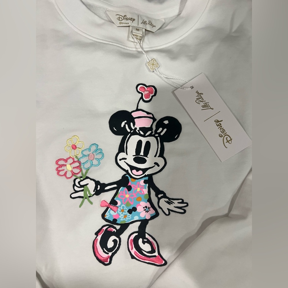 Sold🎈🎈🎈Lilly Pulitzer Lilly Hearts DisneySweatshirt❤️‍🔥NEW - Picture 7 of 13